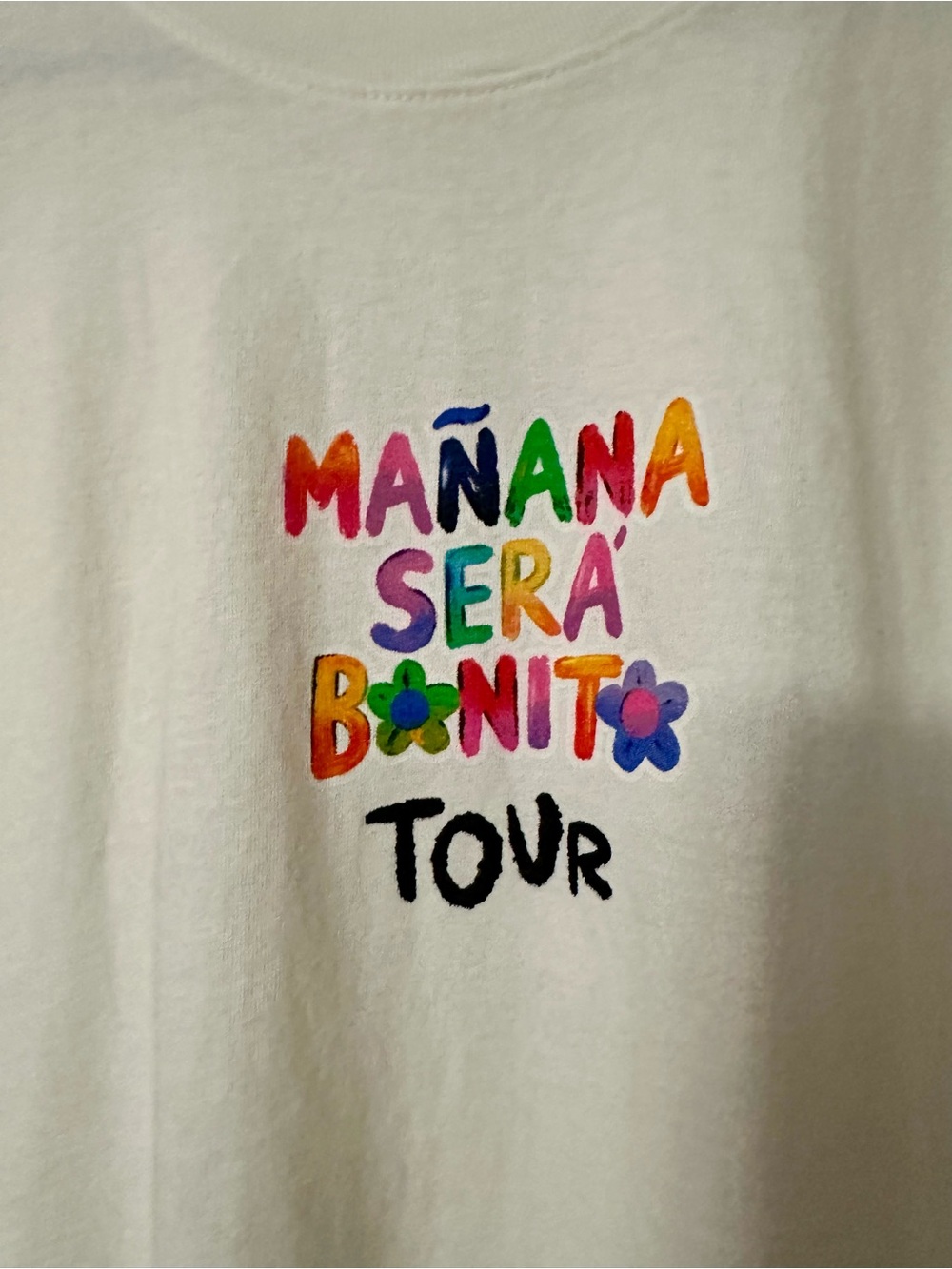 Women’s Off White Short Sleeve Graphic Tee - Mañana Será Bonito Tour